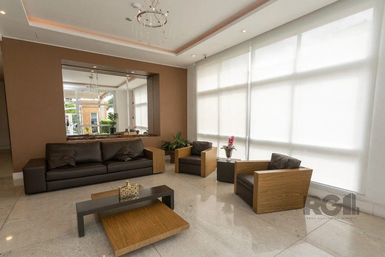 Imagem Apartamento semimobiliado e decorado no bairro Auxiliadora, com 91 m²