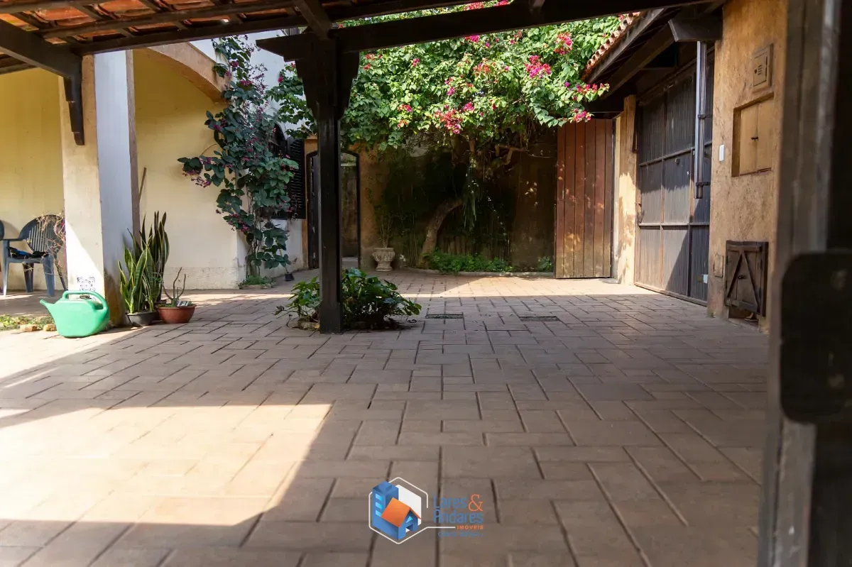Imagem Sobrado para venda em Jardim Riviera com 5 quartos, sendo 1 suíte, 255m²