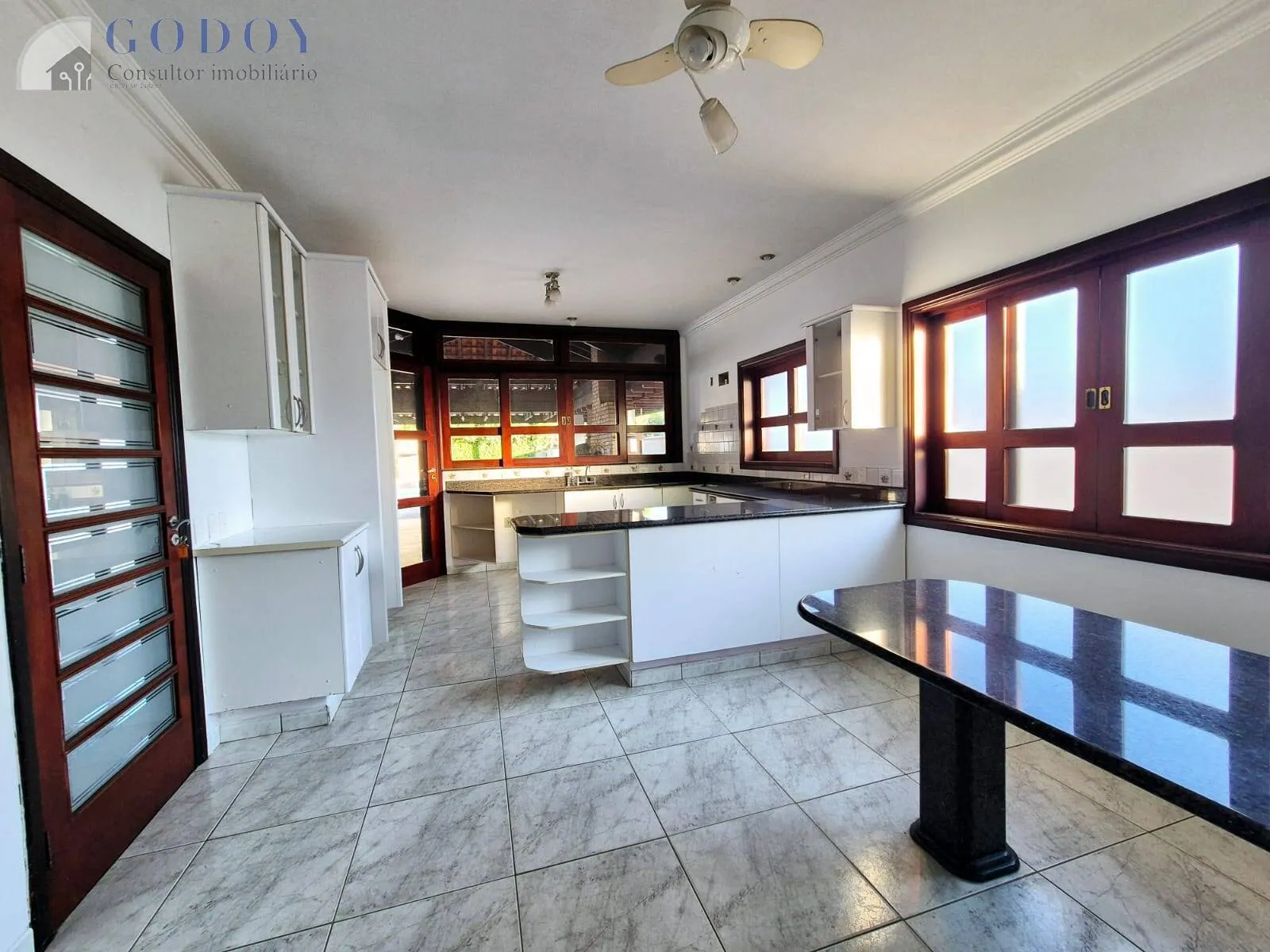 Imagem Casa Térrea de Alto Padrão no Condomínio Village Paineira