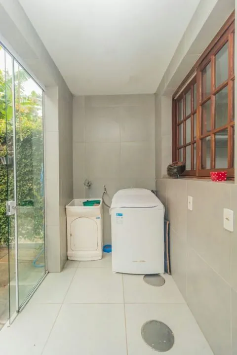 Imagem Encantadora casa com 175m², 03 dormitórios, Rua Paul Harris, Jardim Planato