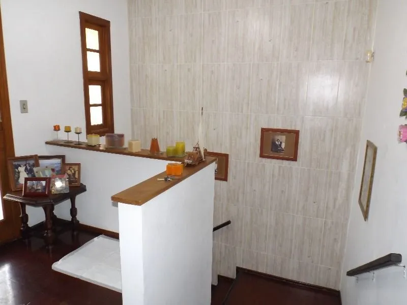 Imagem Casa para Venda - 250m², 3 dormitórios, sendo 3 suites, 7 vagas - Medianeira