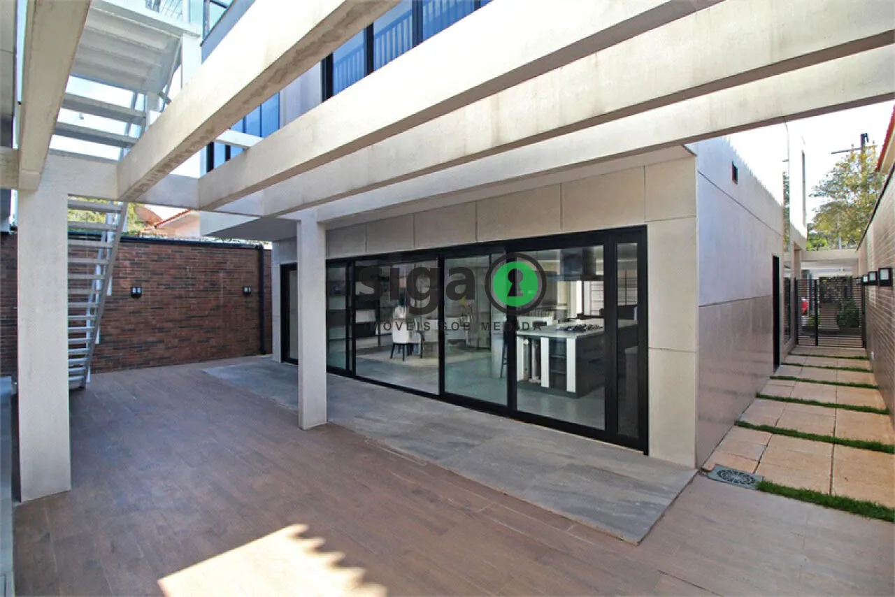 Imagem Sobrado Alto Padrão no Jardim Europa de 4 quartos com 6 Vagas - 510m² à Venda.