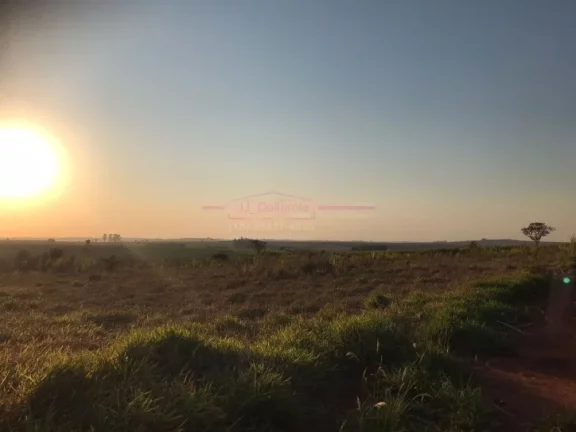 Imagem Vendo terreno para Chácara - EXCELENTE TOPOGRAFIA.- com 500m2 R$ 63.000.00 a vista- com 100m2 R$ 97...