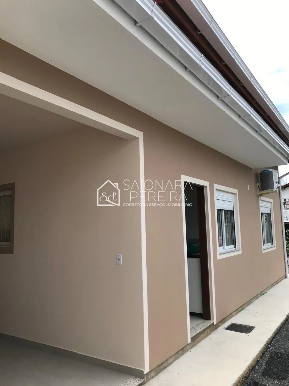 Imagem Aqui uma casa para chamar de sua em Florianópolis.