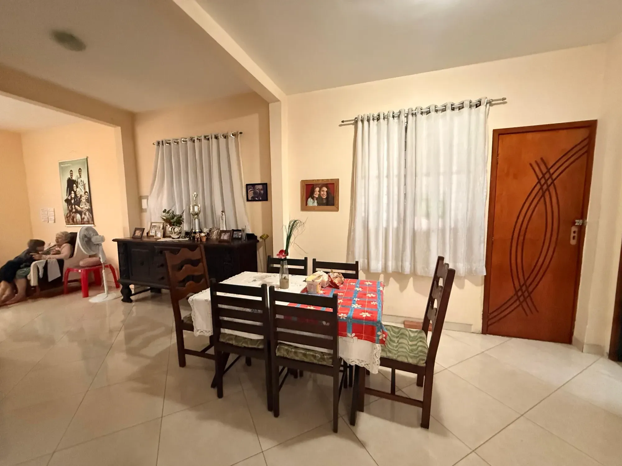 Imagem Casa com 3 Quartos à Venda, 310 m² em Campo Grande - Rio de Janeiro
