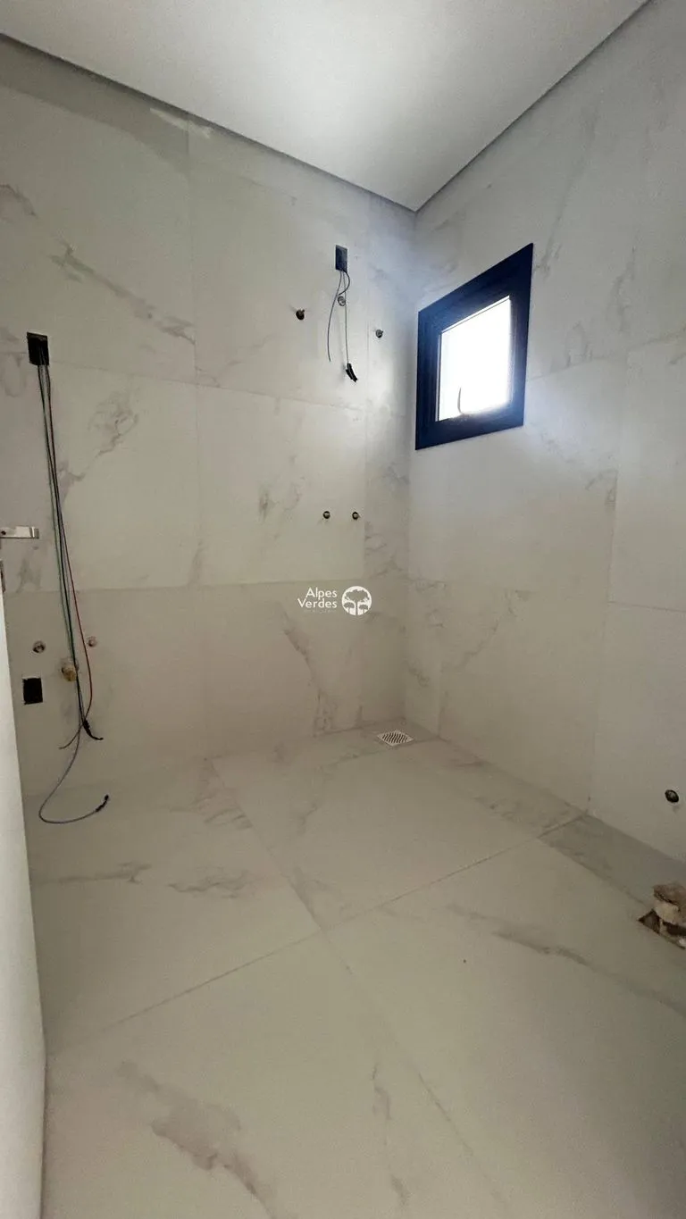 Imagem Vende-se casa de alto padrão em Passo Fundo-3 Quartos-R$1.200.000,00