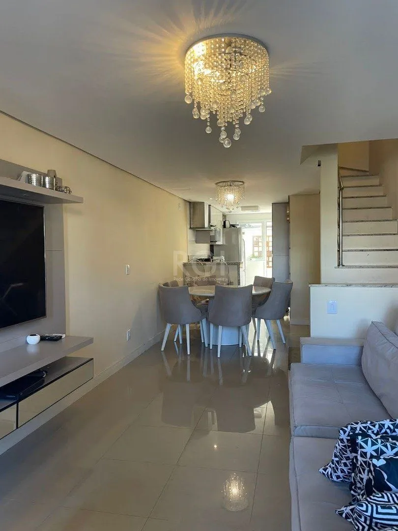 Imagem Sobrado para Venda - 132.69m², 2 dormitórios, sendo 1 suites, 1 vaga - Hípica