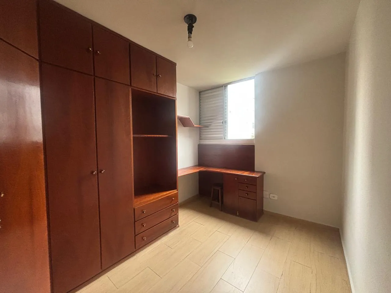 Imagem VENDO LINDO APARTAMENTO NO CONDOMÍNIO TORRES DO SABARÁ!