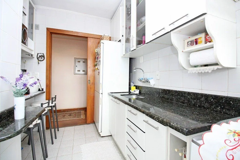 Imagem Apartamento para Venda - 72m², 2 dormitórios, 1 vaga - Passo da Areia