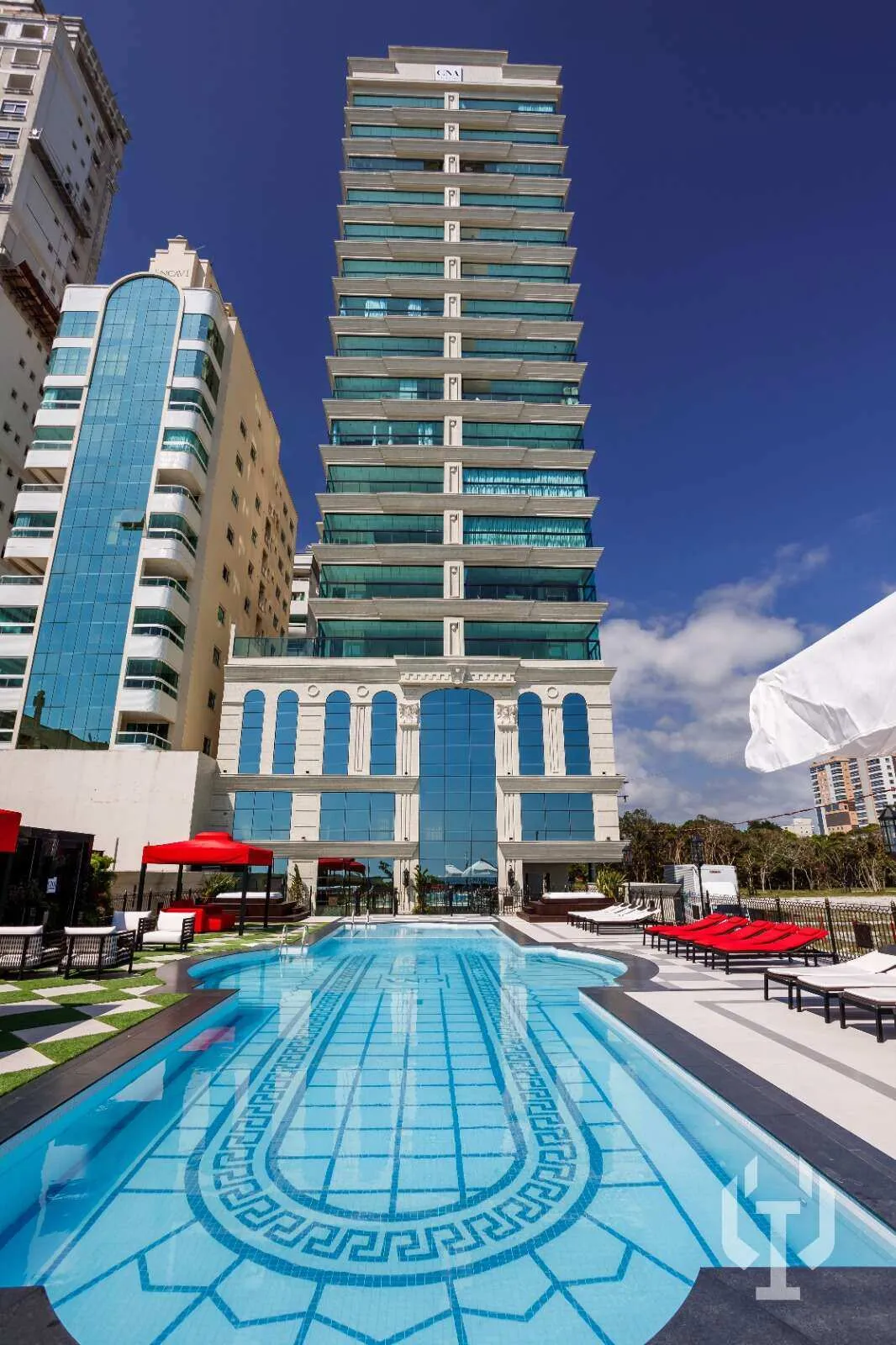 Foto do imóvel Apartamento à venda, no CARTIER em Itapema, Meia Praia, com 4 quartos, 180m2