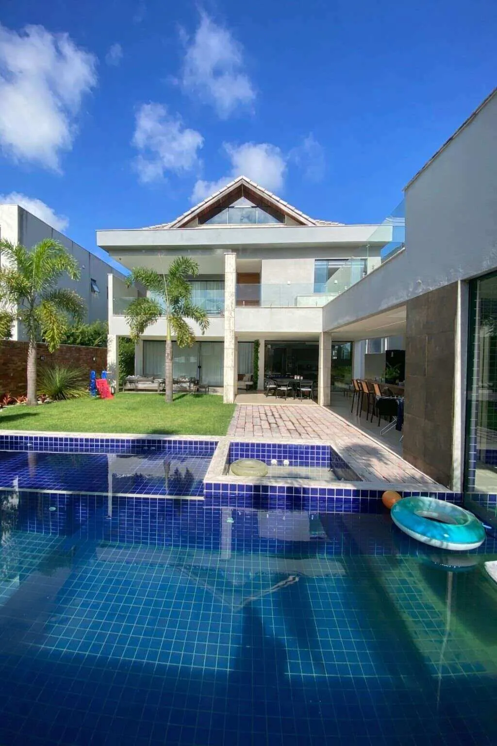 Imagem Casa de condomínio para alugar em Rio de Janeiro, Barra da Tijuca, com 5 quartos, 604m2