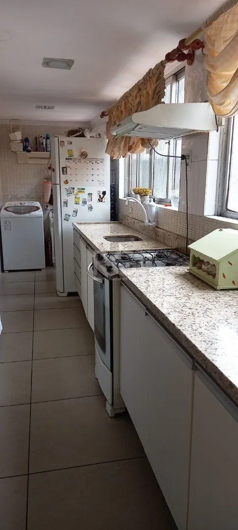 Imagem Apartamento para Venda - 150m², 3 dormitórios, 1 vaga - Bom Fim