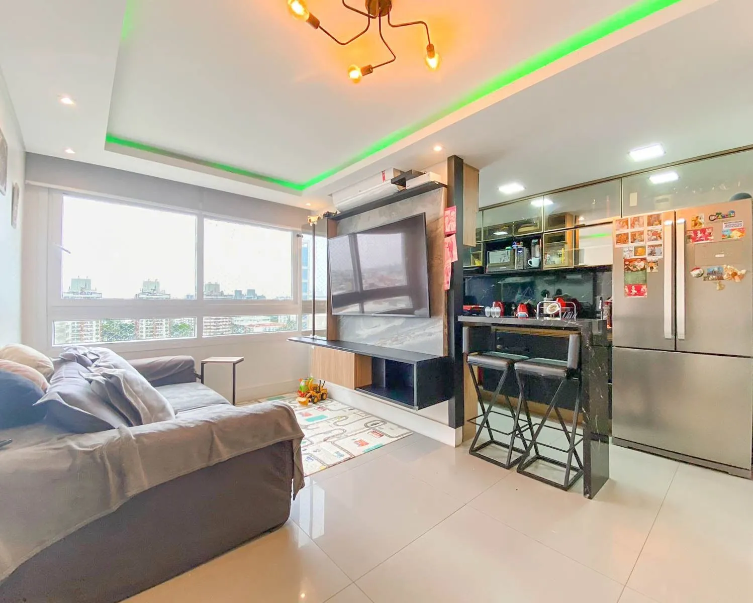 Apartamento semimobiliado, andar alto, com vista perene - Jardim Lindóia
