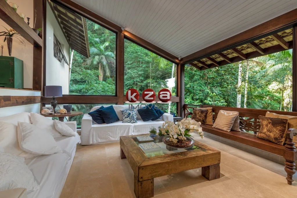 Imagem Casa de Luxo em Condomínio à Venda em Iporanga - Guarujá-SP: 7 Quartos, 7 Suítes, 3 Salas, 8 Banheiros, 4 Vagas, 338m².