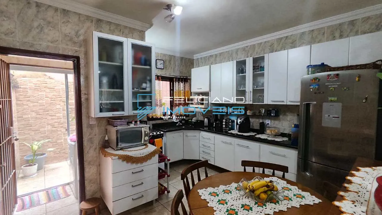 Imagem Sobrado com 2 quartos, Balneário Maracanã, Praia Grande - R$ 430 mil, Cod: 6924