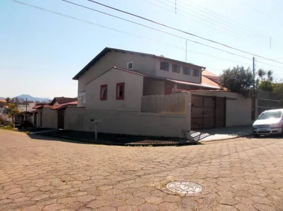 Imagem LINDO SOBRADO EM LOCAL PRIVILEGIADO.