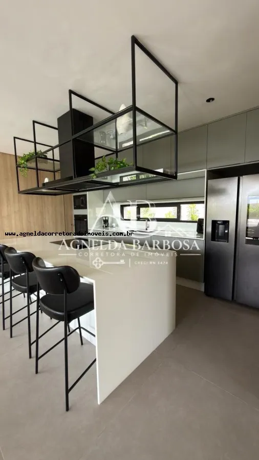 Imagem Casa para Venda em Parnamirim, Pium (Distrito Litoral), 4 dormitórios, 4 suítes, 5 banheiros, 4 vagas