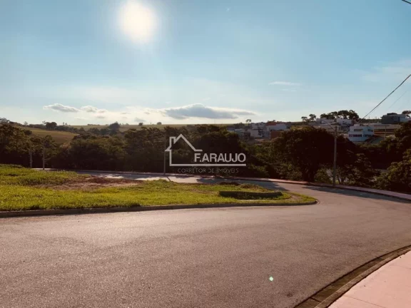Terreno à venda em Sorocaba com 318m², condomínio Helena Maria
