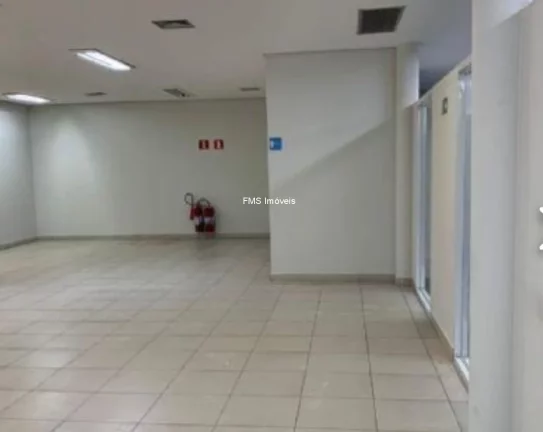 Imagem Loja com 576m² no Butantã.