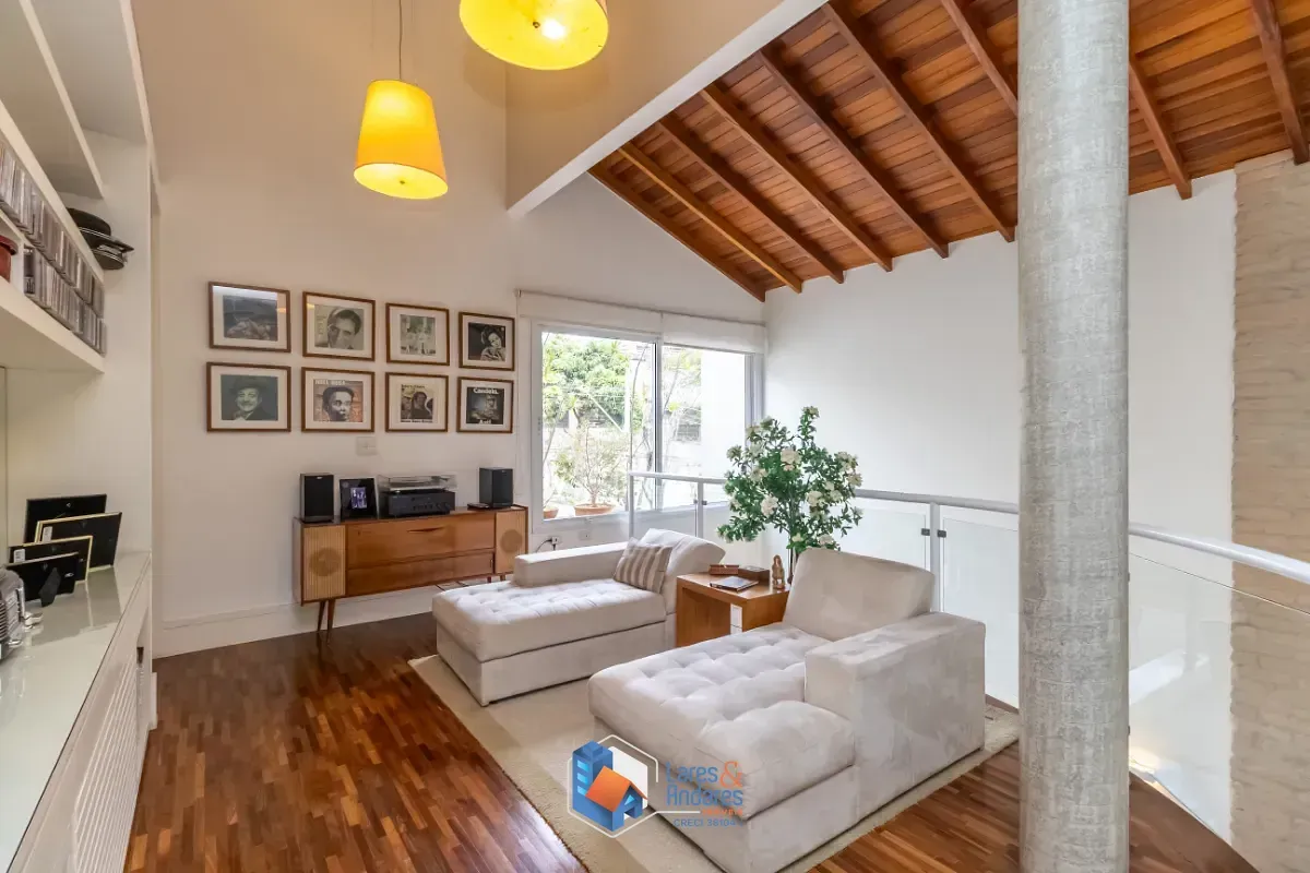 Imagem Sobrado para venda em Jardim Franca com 3 quartos, sendo 3 suítes, 400m²