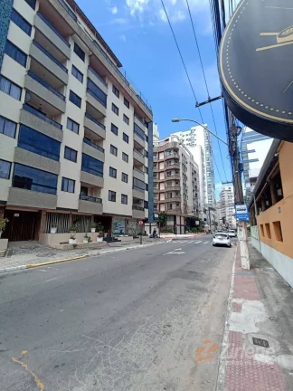 Imagem OPORTUNIDADE DE APARTAMENTO FRENTE PARA AVENIDA. 100 METROS DA PRAIA.