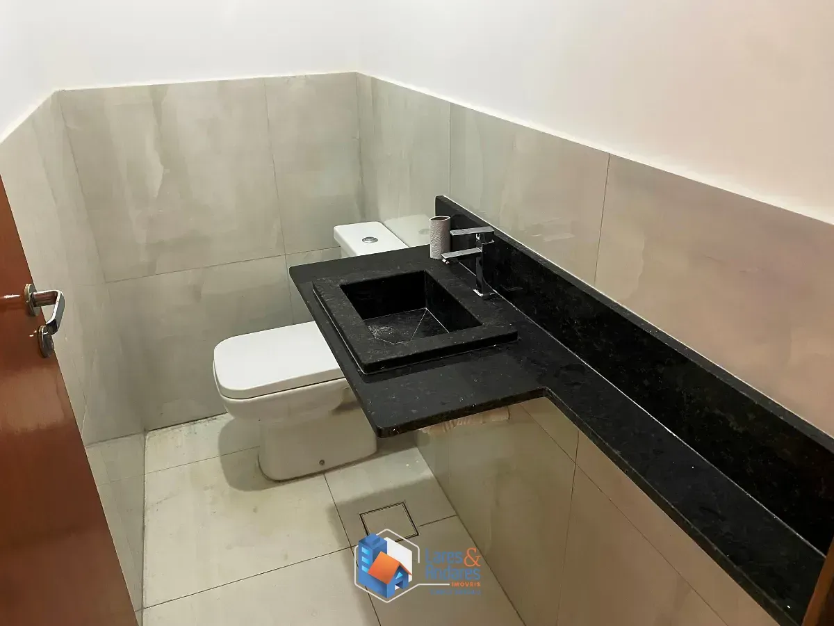 Imagem Sobrado para venda em Interlagos com 3 quartos, sendo 1 suíte, 133m²