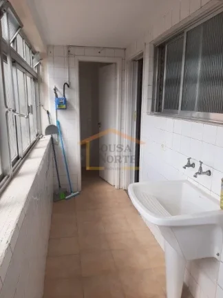 Imagem Apartamento com 79 m² de área útil. Dispõe de 2 dormitórios, com armários embutidos, sala para...