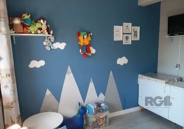 Imagem Sobrado triplex no Partenon de 3 dormitórios e 2 vagas