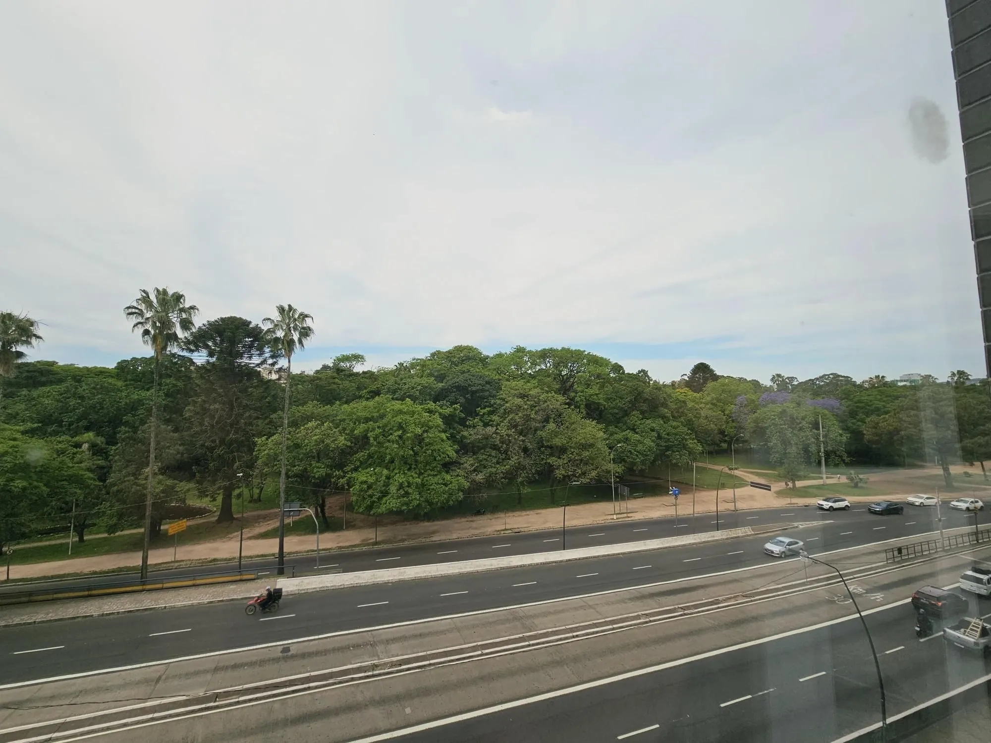 Imagem Apartamento mobiliado, 2 dormitórios, com vaga escriturada - Cidade Baixa