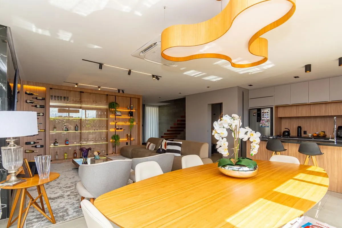 Imagem Casa de alto padrão no condomínio Vale dos Lírios
