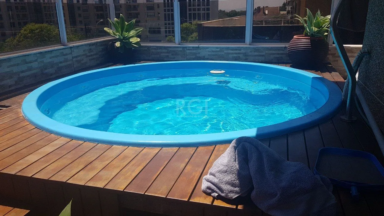 Imagem Cobertura para Venda - 296m², 3 dormitórios, sendo 1 suites, 3 vagas - Petrópolis