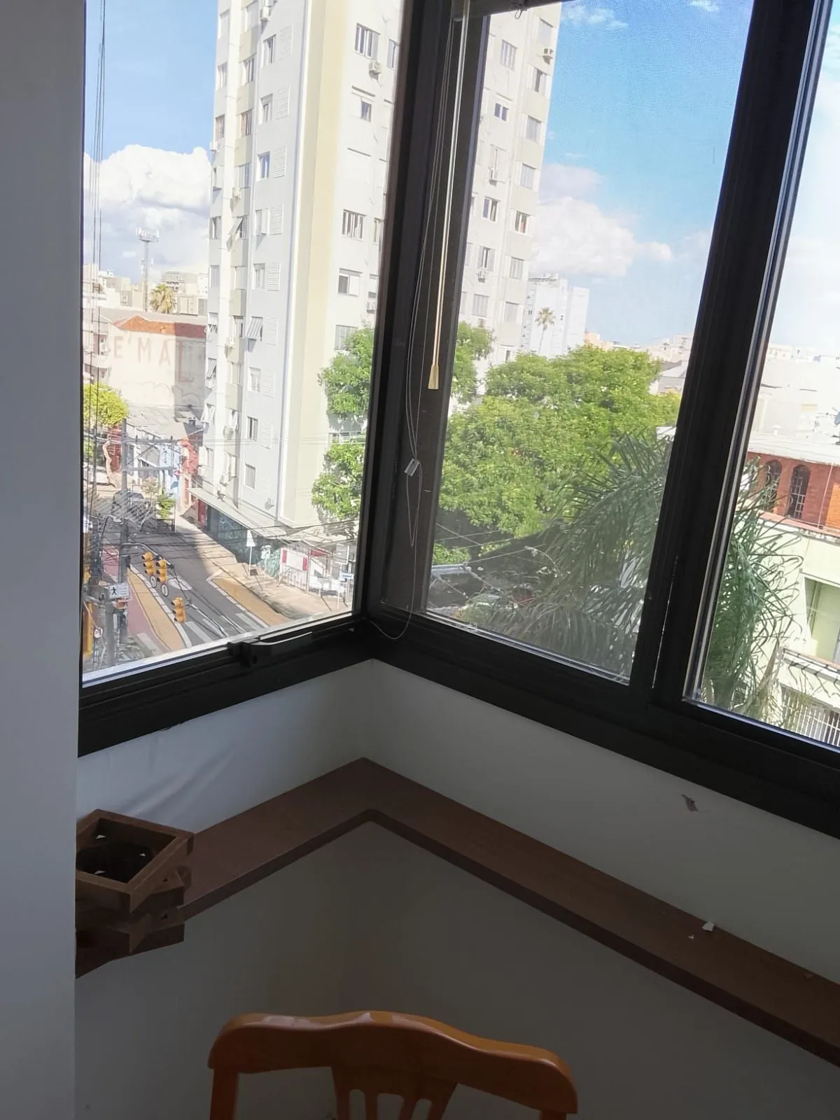 Imagem Excelente Apartamento 3D, transformado em 2D, closet mobiliado c/ vaga - Cidade Baixa - Preço Atrativo