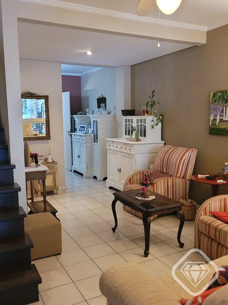 Imagem Casa em condomínio fechado, com ambientes acolhedores, excelente distribuição e infraestrutura co...