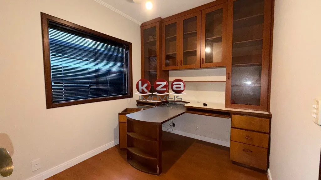 Imagem Casa em Condomínio de Alto Padrão na Vila Faustina II em Valinhos-SP - 3 Quartos, 1 Suíte, 2 Salas, 4 Banheiros, 4 Vagas - 212m².