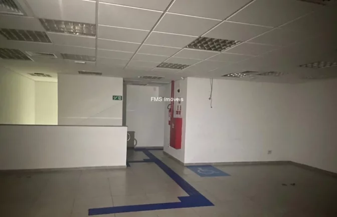 Imagem Loja Comercial de Alto Padrão no Paraíso: 6 Banheiros, 4 Vagas e 455 m² em São Paulo-SP