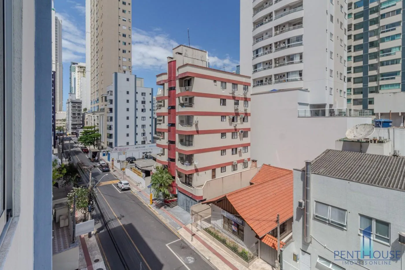 Imagem Apartamento Zona Central para Venda em Balneário Camboriú, CENTRO, 2 dormitórios, 1 suíte, 2 banheiros, 1 vaga