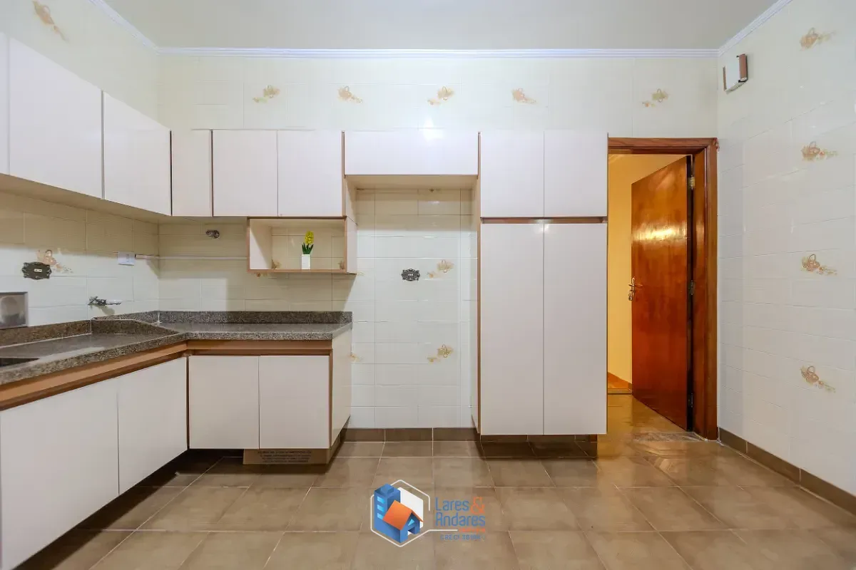 Imagem Sobrado para venda em Bosque da Saúde com 2 quartos, 183m²