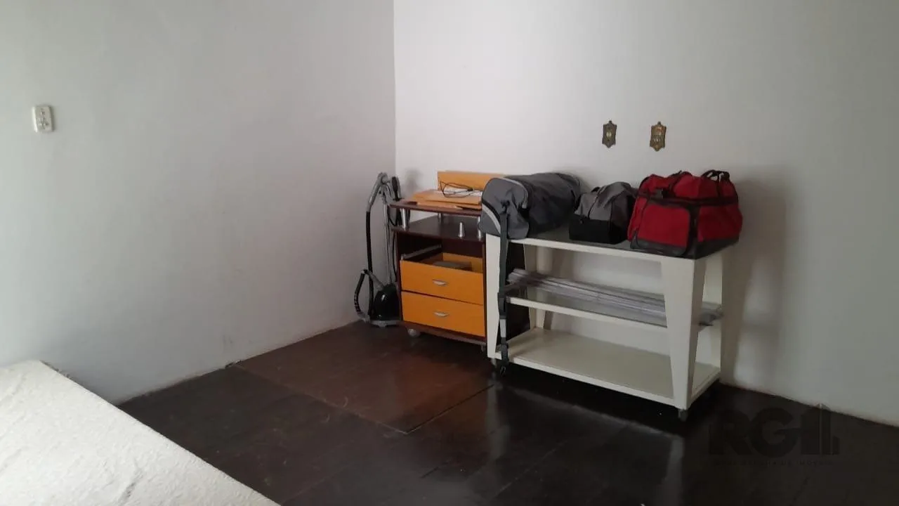 Imagem Casa comercial ou residencial com 2 pisos,,próximo Av.Cristovão Colombo