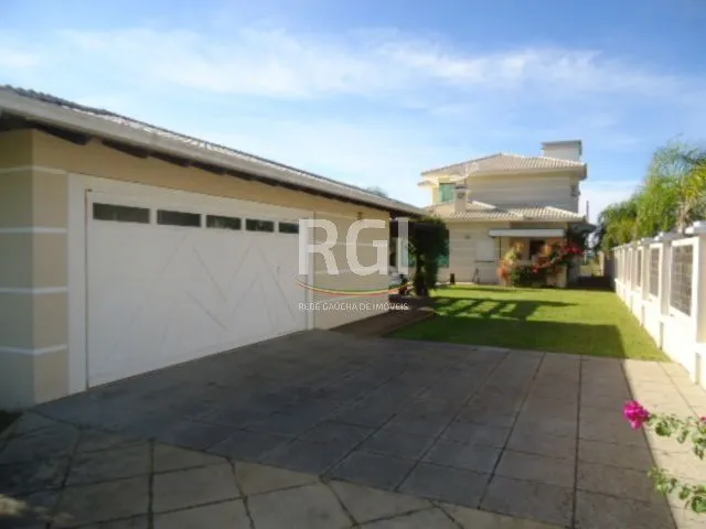 Imagem Casa para Venda - 320m², 4 dormitórios, sendo 2 suites, 3 vagas - Centro