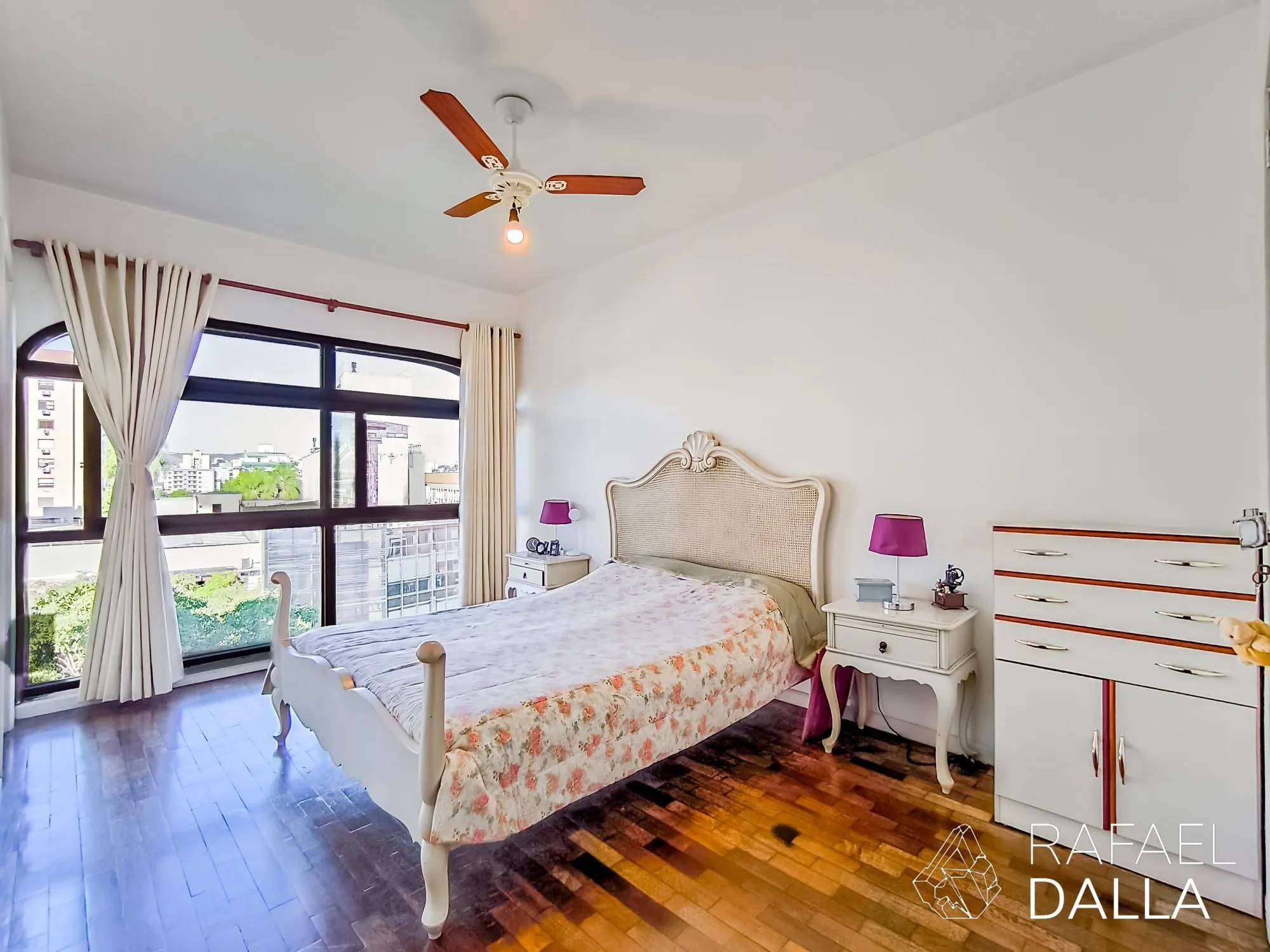 Imagem Apartamento de 3 dormitórios com suíte, vaga e portaria 24h na Protásio Alves