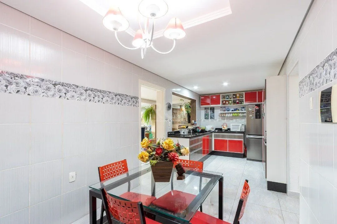 Imagem Casa para Venda - 342m², 3 dormitórios, sendo 2 suites, 2 vagas - Espírito Santo