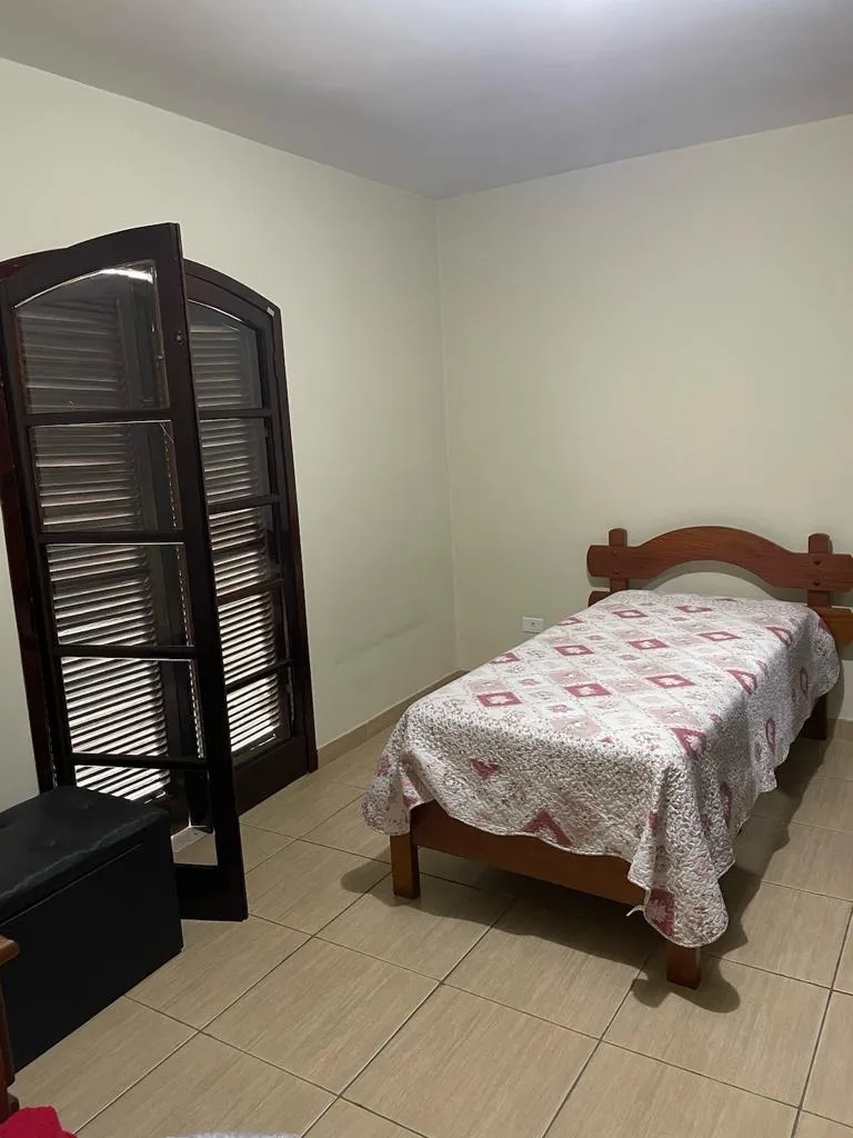 Imagem Casa para renda com 5 casas no quintal - Vila Missionaria
