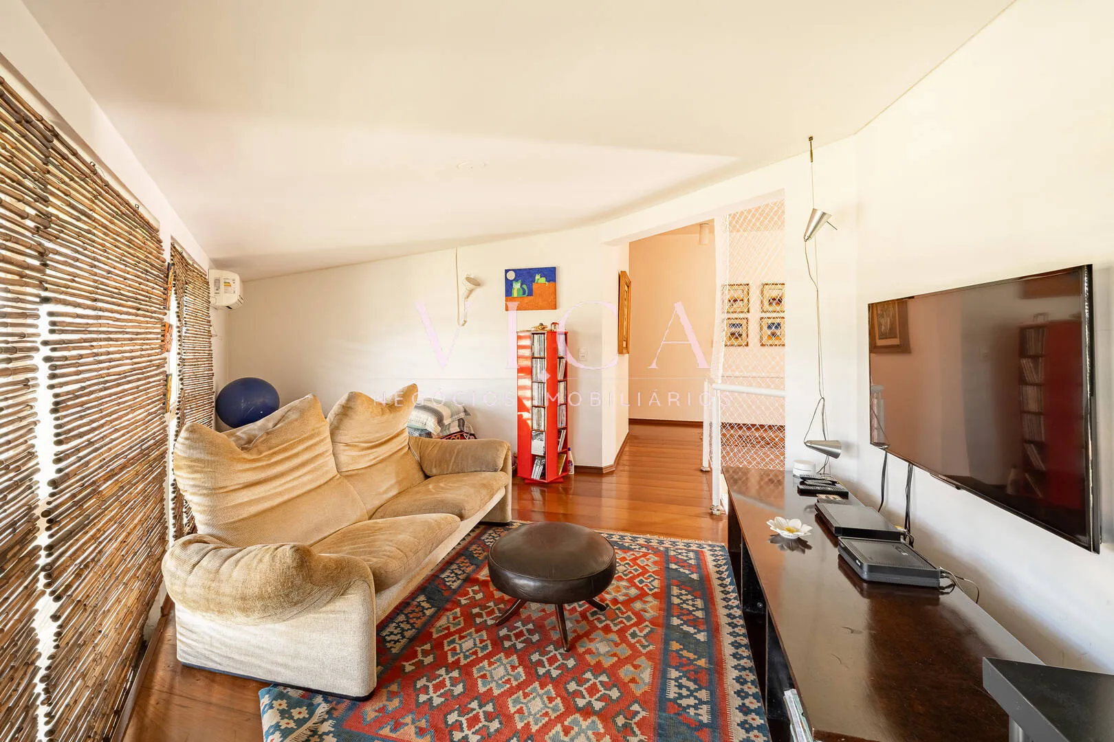 Imagem Casa a venda 470m 3 dormitórios 2 vaga por R$ 2.400.000,00 - Alphaville/SP
