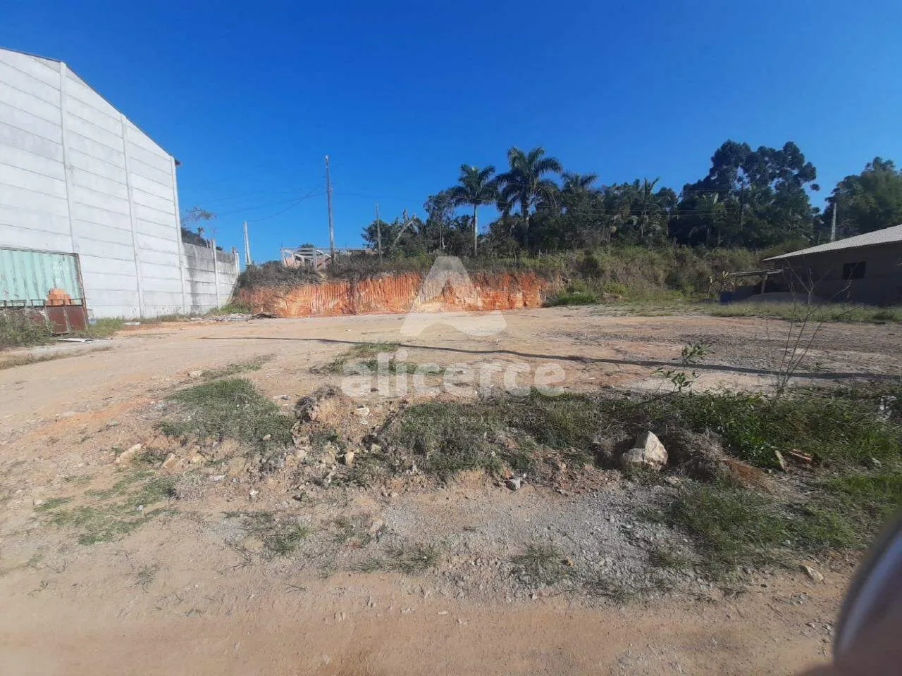 Imagem Terreno à venda com , 611m² em Alto Aririu Palhoça