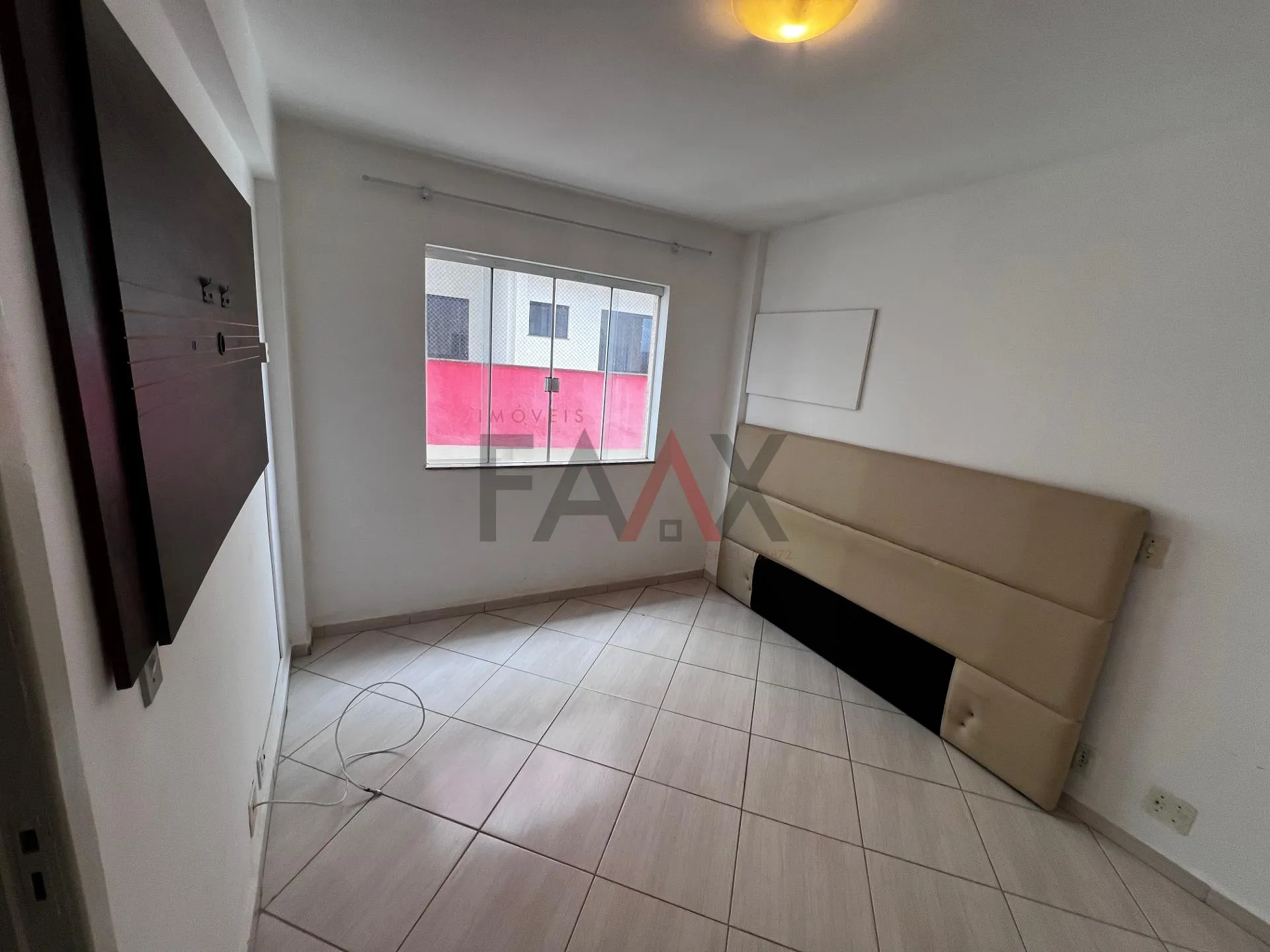 Imagem Apartamento Semi Mobiliado à Venda no Edifício Tia Meri, Bairro Santa Cruz
