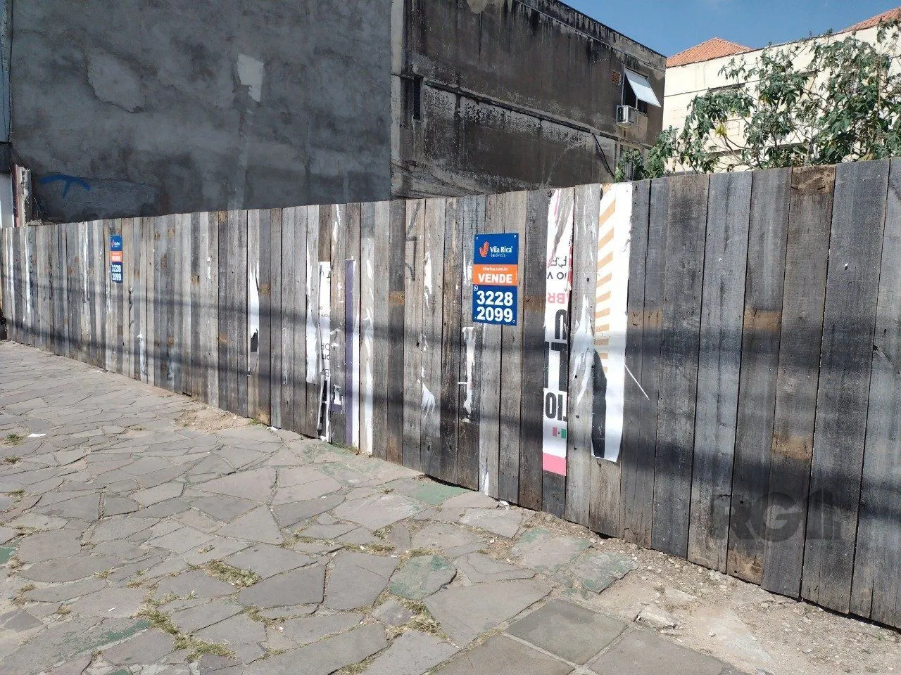 Imagem Compre terreno na Av Bento Gonçalves, 20,24 X 24M2,Bairro Partenon