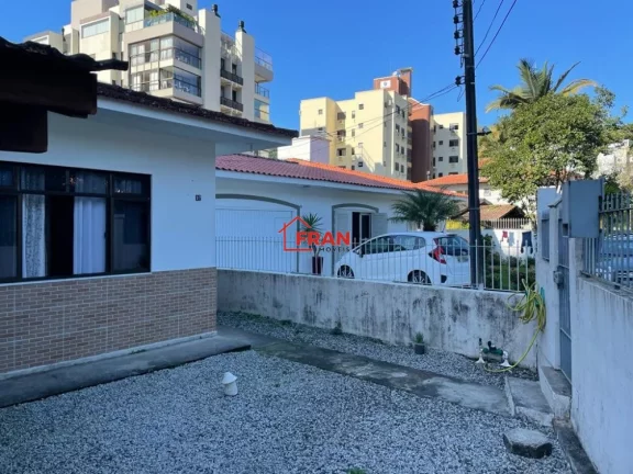 Imagem Excelente casa Terrea no Corrego Grande terreno de 504 m².