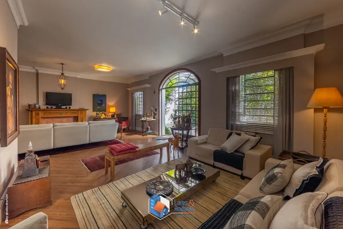 Imagem Casa para venda em Morumbi com 4 quartos, sendo 2 suítes, 556m²