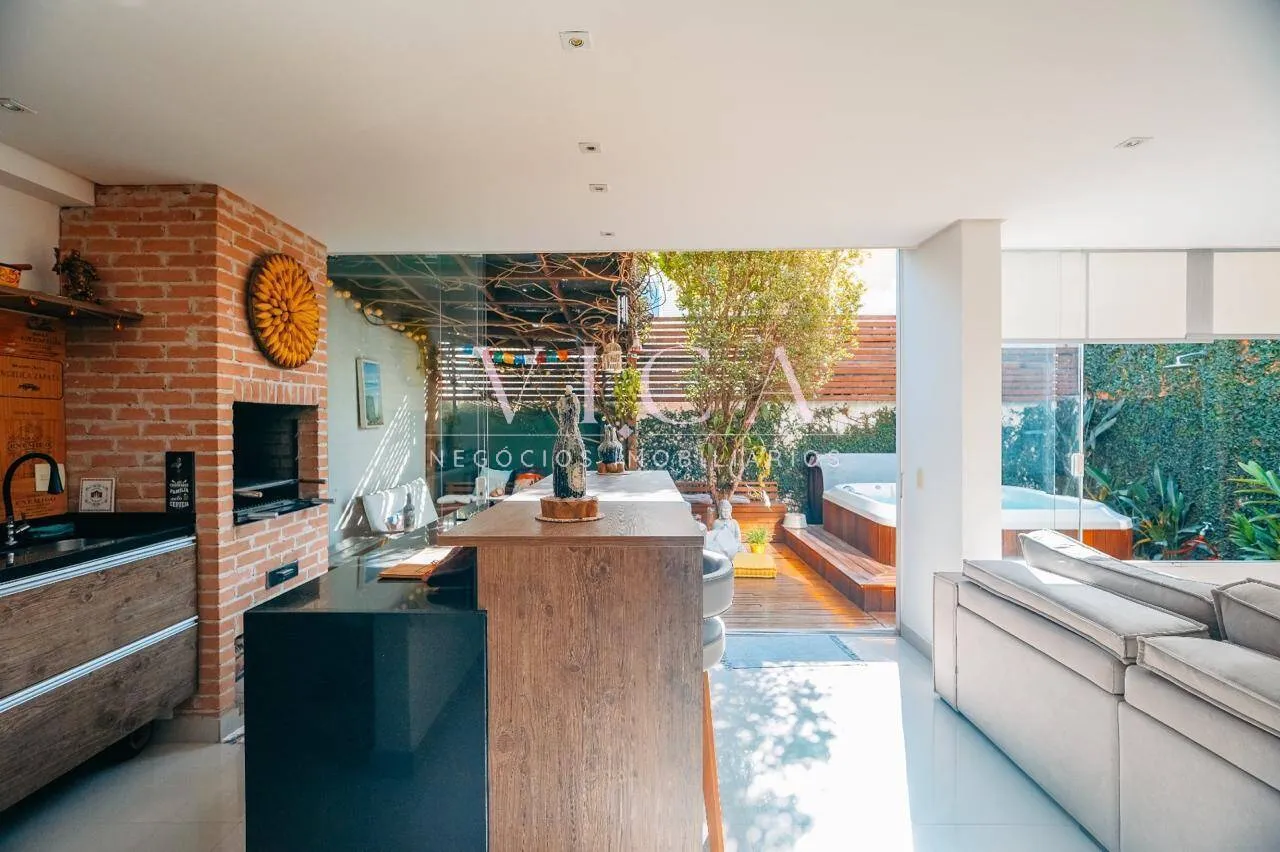 Foto do imóvel Casa com 3 dormitórios, 180m² a venda por R$ 2.300.001 - Tamboré Alphaville