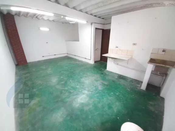 Imagem ACEITA TROCA PERMUTA!! Casa de 3 dormitórios sendo 1 suíte, 4 banheiros, 4 vagas, com 327m² em Taboão, São Bernardo do Campo